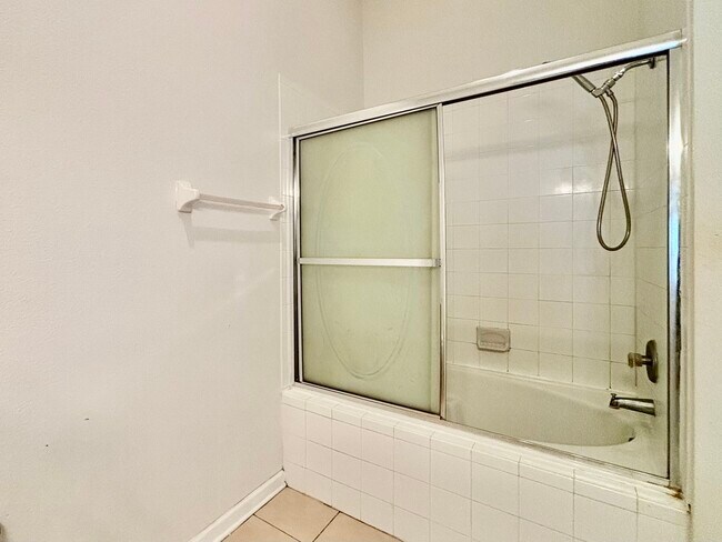 Building Photo - 2865 Woodlands Park Ct