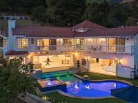 Building Photo - 1423 Floresta Pl
