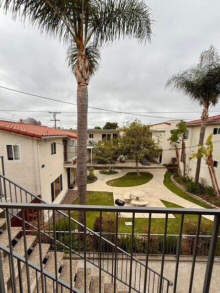 Building Photo - 3783 Wilson Ave