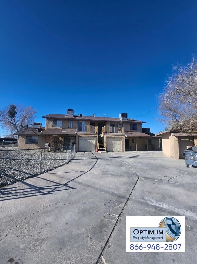 Building Photo - 15875 Green Hill Dr