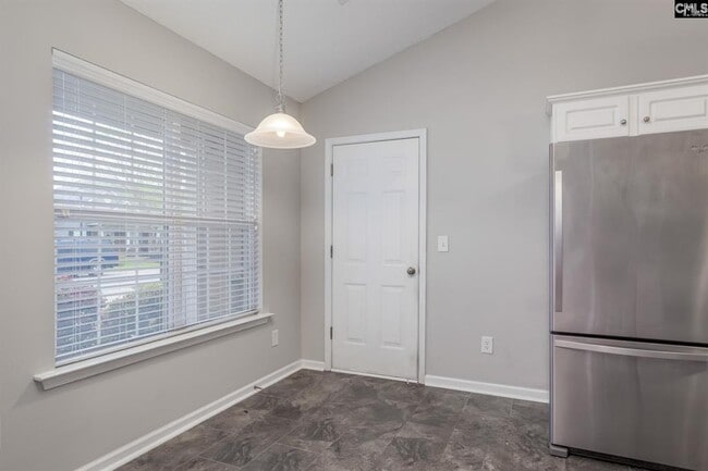 Building Photo - 129 Crickhollow Cir