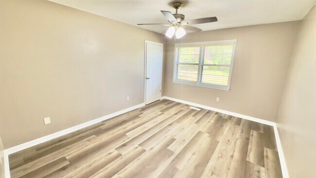 Building Photo - 2563 Hacks Cross Rd