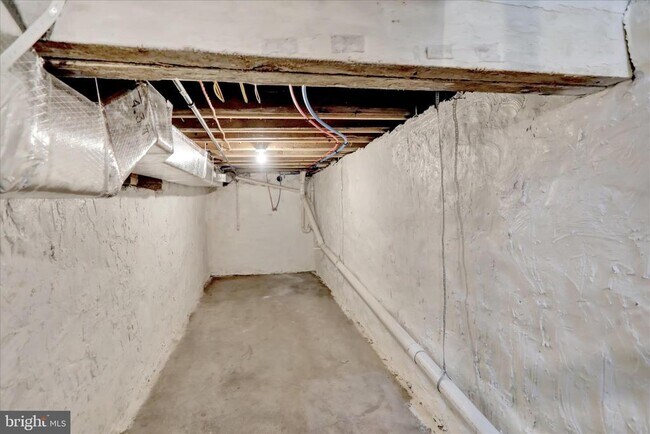 Building Photo - 734 Franklin St