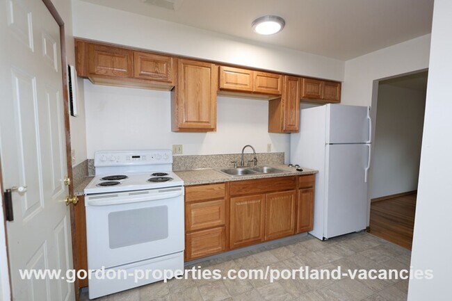 Building Photo - NE 65th Ave - North Tabor single level 1 bedroom apartment