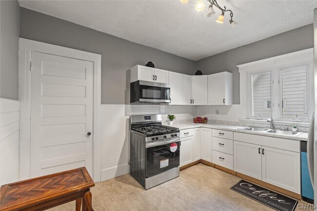 Building Photo - 123 Shotwell Park