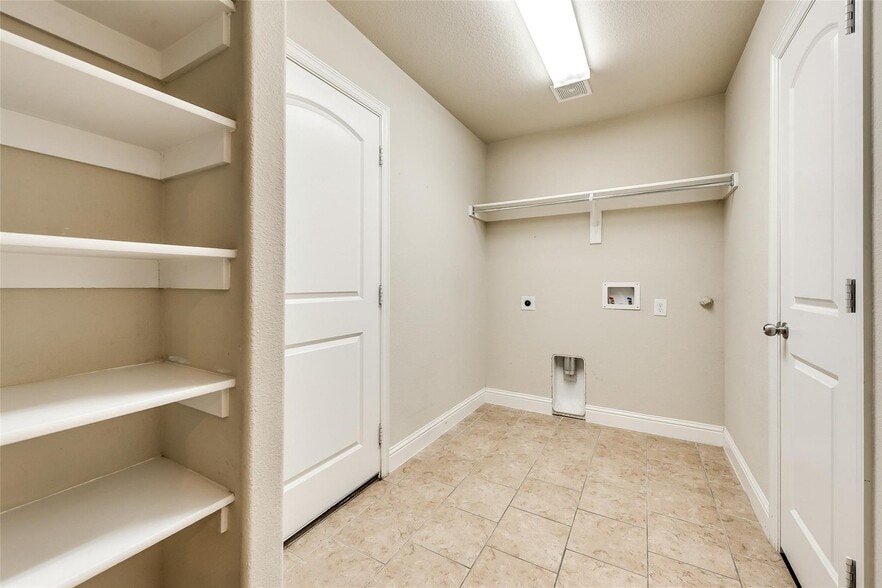 Building Photo - 1613 Applegate Way