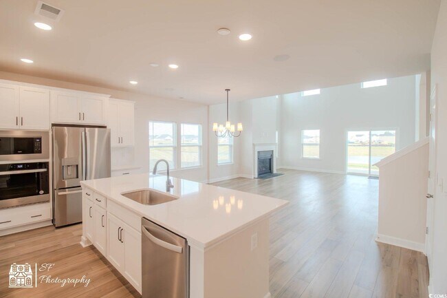 Building Photo - 1860 Villena Dr