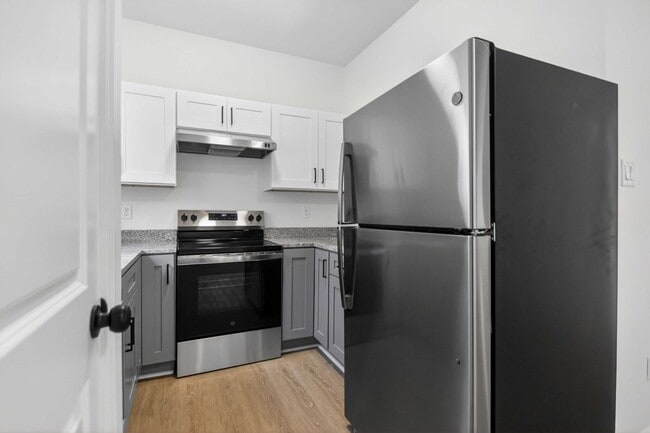 Building Photo - 2015-2017 Scotty Ct