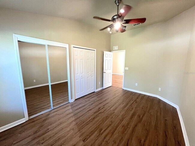 Building Photo - 20 Regis Ln