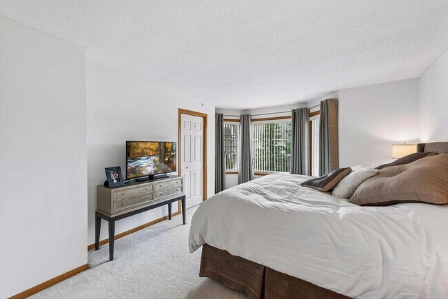 Building Photo - 787 Fairfield Cir