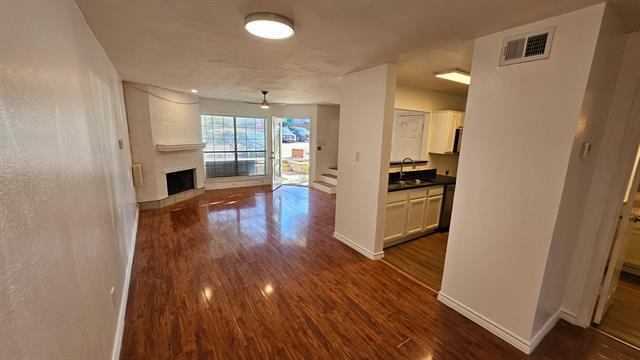 Building Photo - 3934 Brandon Park Dr