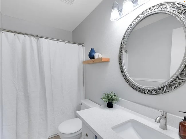 Building Photo - Lovely Nicely upgraded Rocklin Home