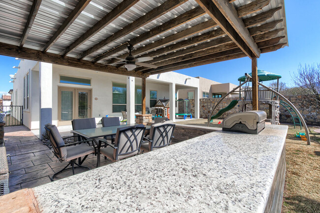 Building Photo - 7360 Skyrocket Dr