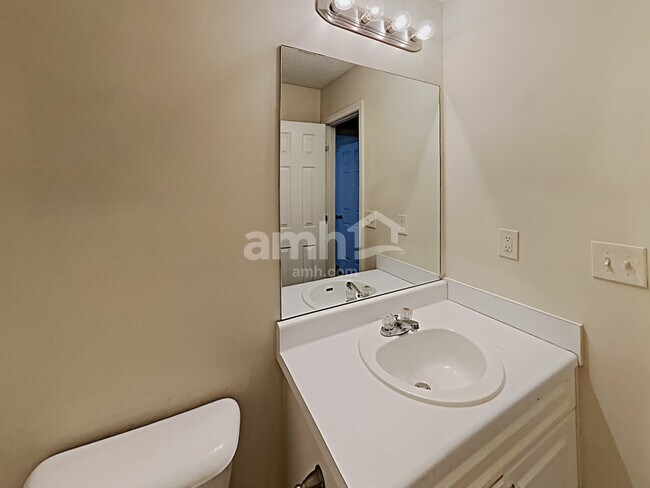 Building Photo - 209 Signet Ct