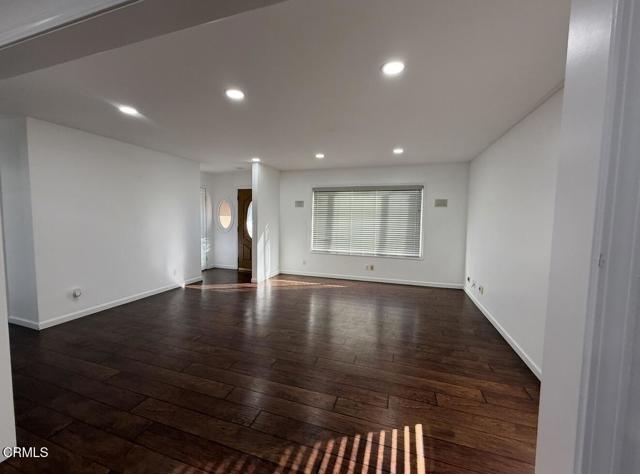 Building Photo - 1047 Village Square