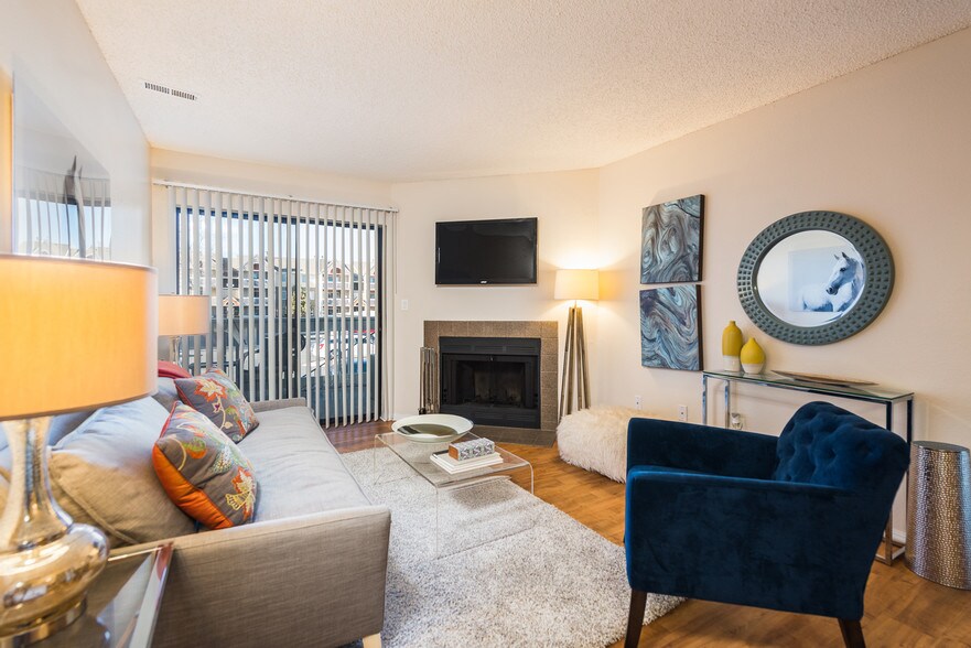 Primary Photo - Apres Apartment Homes