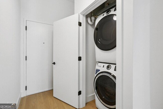 Building Photo - 567 Ponce De Leon Ave NE