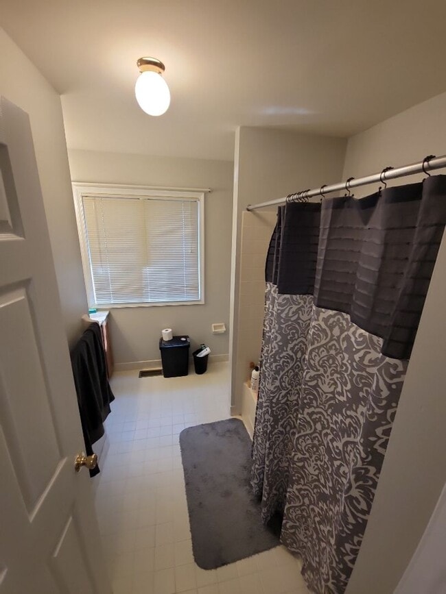 Building Photo - 2 Bedroom & Loft 2.5 bath End-Unit Orchard Valley Townhome in Kennett Square