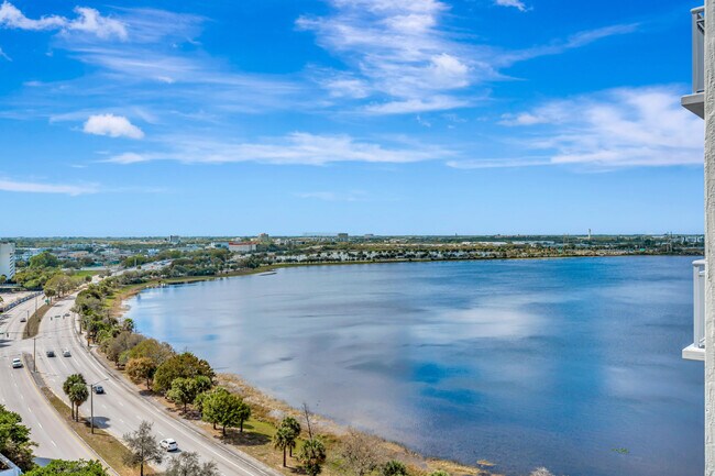 Building Photo - 300 S Australian Ave