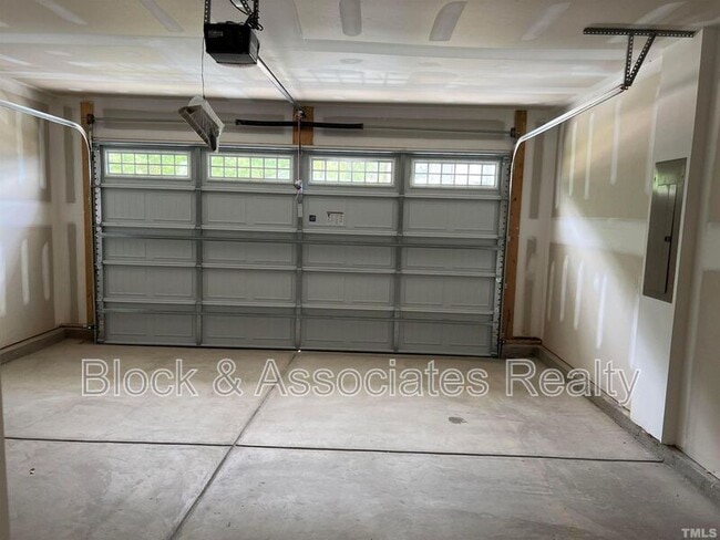 Building Photo - 248 Streamliner Blvd