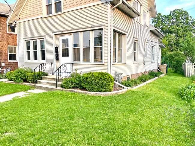 Building Photo - 2025 Jenifer St