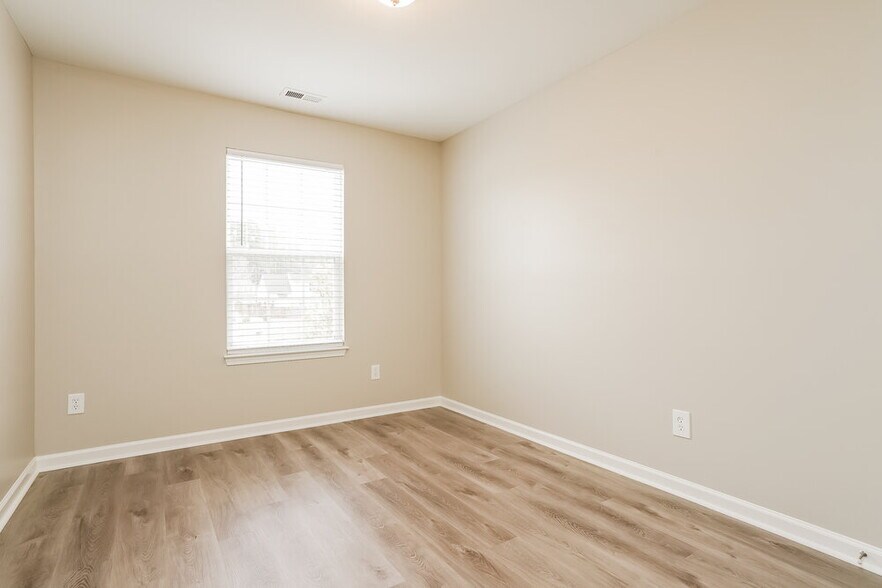 Building Photo - 230 Appsmill Pl