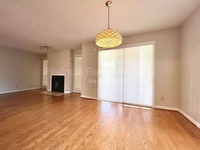 Building Photo - 1270 Weatherstone Dr NE