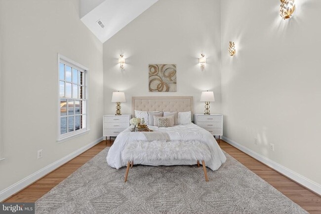 Building Photo - 700 Kahn Pl