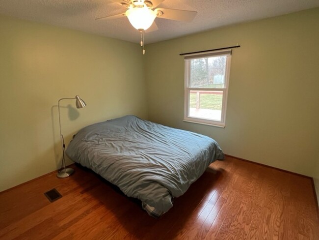 Building Photo - Spacious 3 bedroom home minutes from VT ca...