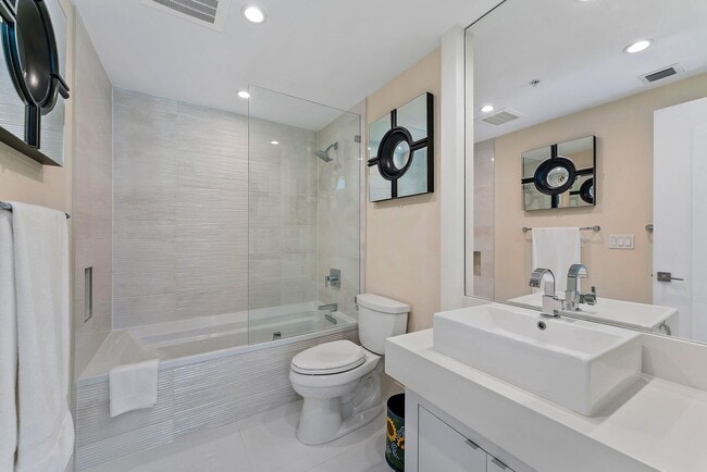 Building Photo - 155 S Ocean Ave