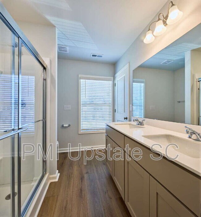 Building Photo - 650 Blossom Run
