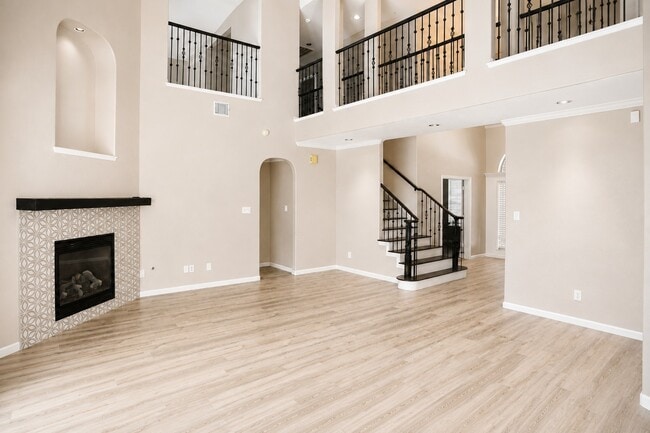 Building Photo - 3906 Lakeridge Canyon Dr