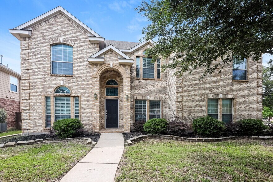 Primary Photo - 100 Silverwood Dr