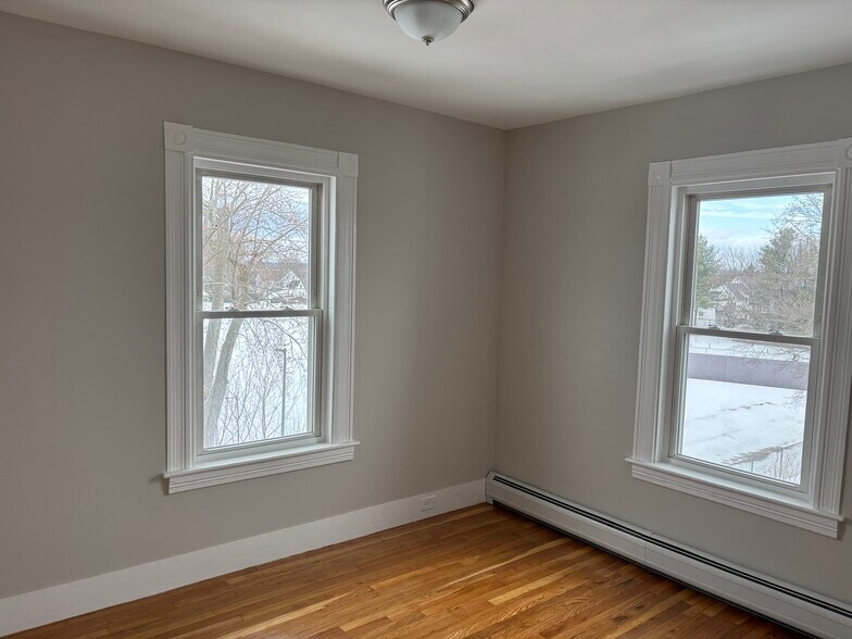 Building Photo - 206 Jewett St