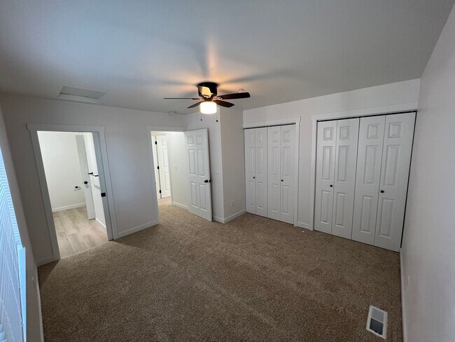Building Photo - 220 Antles St