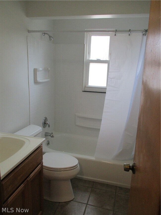 Building Photo - 2940 6th St