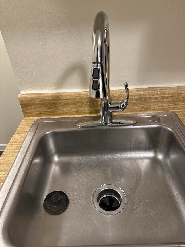 Building Photo - 422 N Armistead St