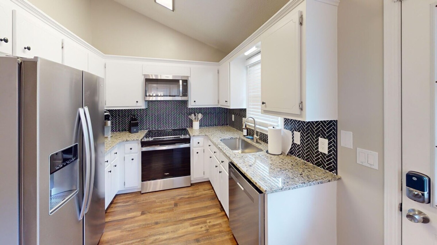 Building Photo - 105 Thornwood Dr