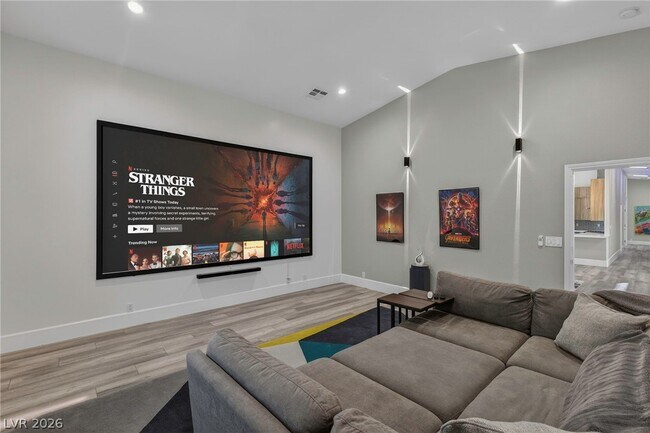 Building Photo - 363 E Robindale Rd