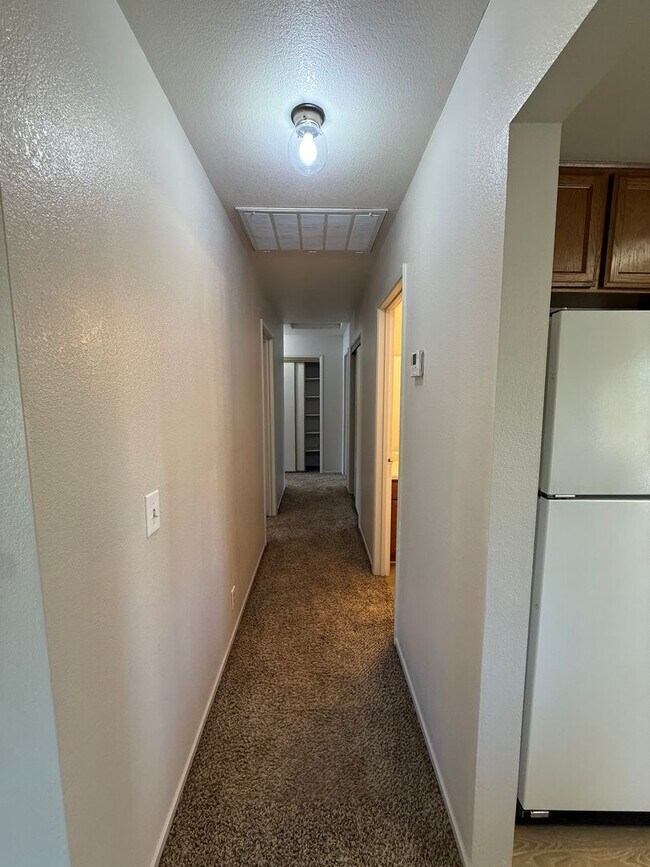 Building Photo - Beautiful 3 Bed, 2 Bath Home in Prime Location