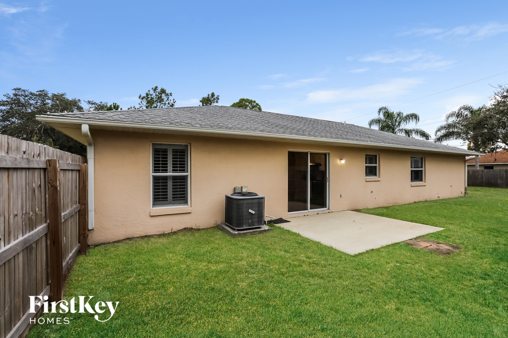 Building Photo - 1332 Umbrella Tree Dr