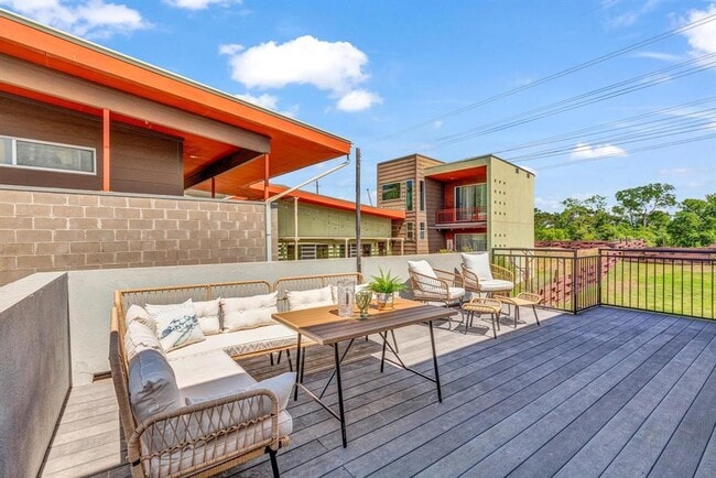 Building Photo - 5325 Sendero Hills Pkwy