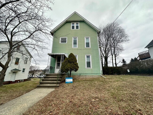 Building Photo - 25A Fairfield Ave