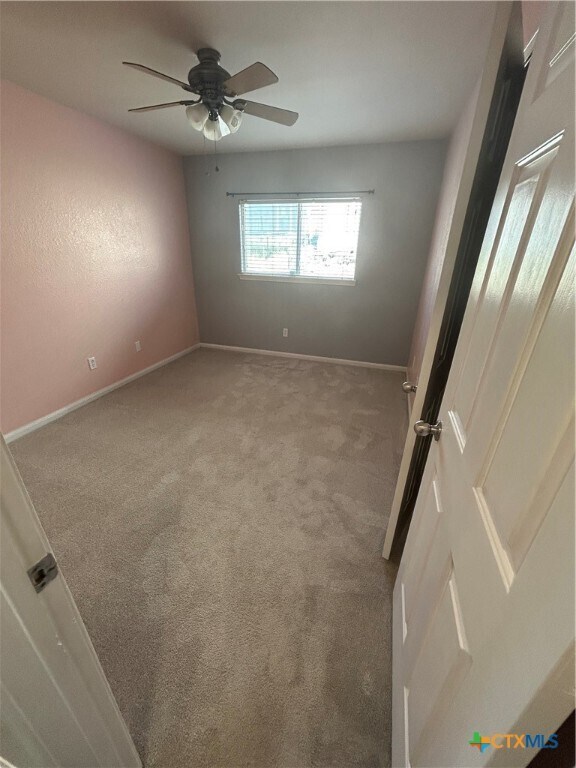 Building Photo - 203 Ponderosa Dr