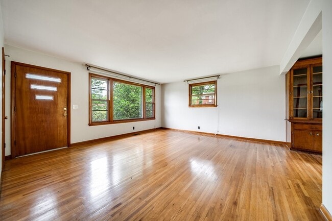 Building Photo - 411 Westchester Dr