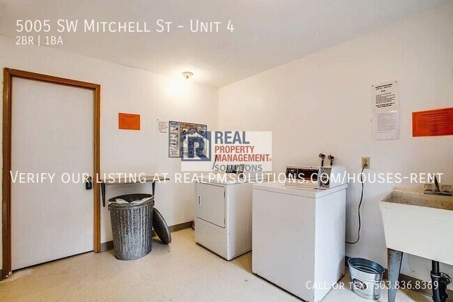 Building Photo - 5005 SW Mitchell St