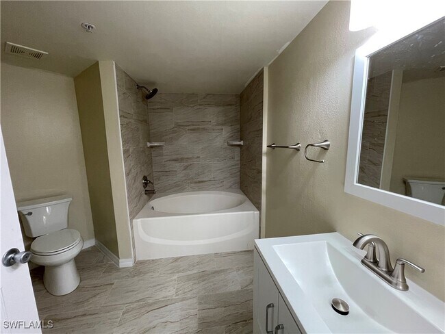 Building Photo - 8736 River Homes Lane