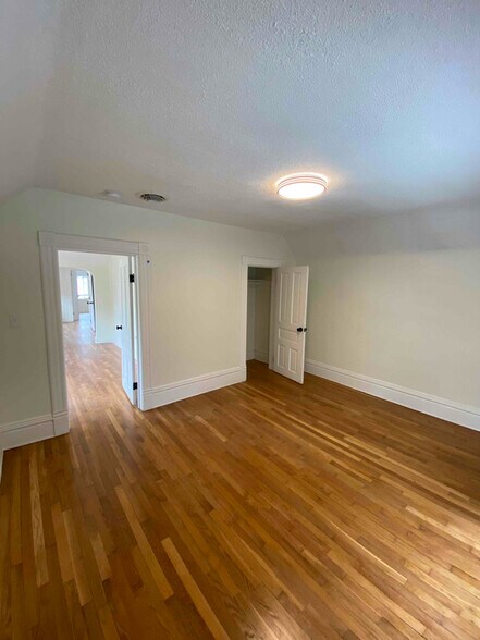 Building Photo - 961 Douglas St NW