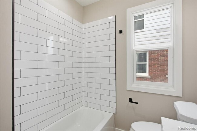 Building Photo - 14615 Winthrop St