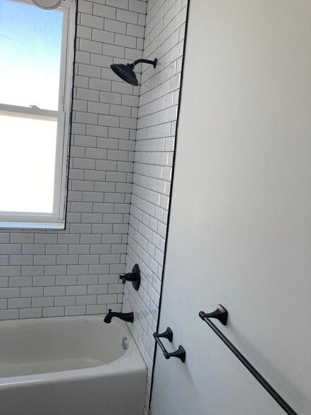 Building Photo - 2513 Frankford Ave